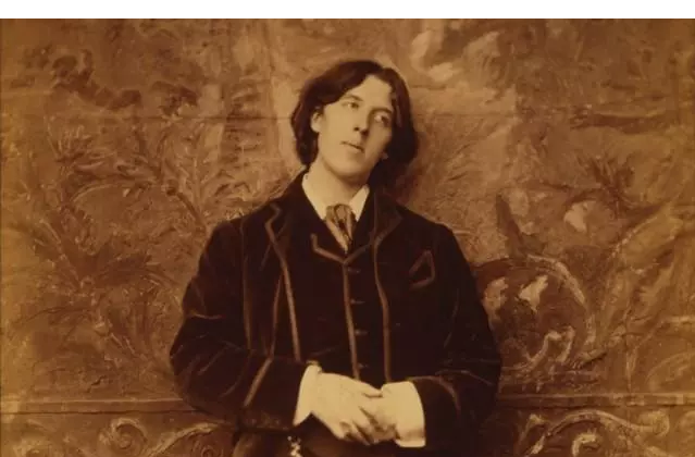 世界上最有特点的墓地，生前太帅，墓地上都是众多爱慕者的口红印 - 51虹马