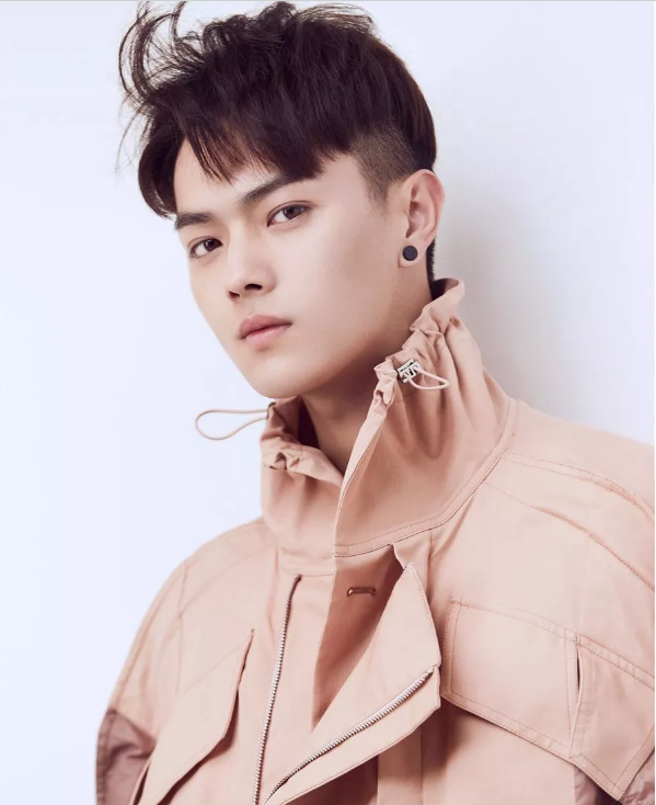 颜正腿长身材好，笑起来有点坏坏的撩！许凯 - 51虹马