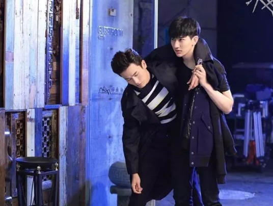 职场X暧昧 制服男人燃爆男性荷尔蒙 - 51虹马