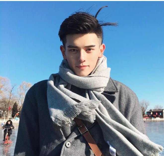 男朋友还是要找帅的，比如这个皮肤白嫩清爽帅气的小哥哥！－－牛旭东 - 51虹马