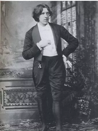 世界上最有特点的墓地，生前太帅，墓地上都是众多爱慕者的口红印 - 51虹马