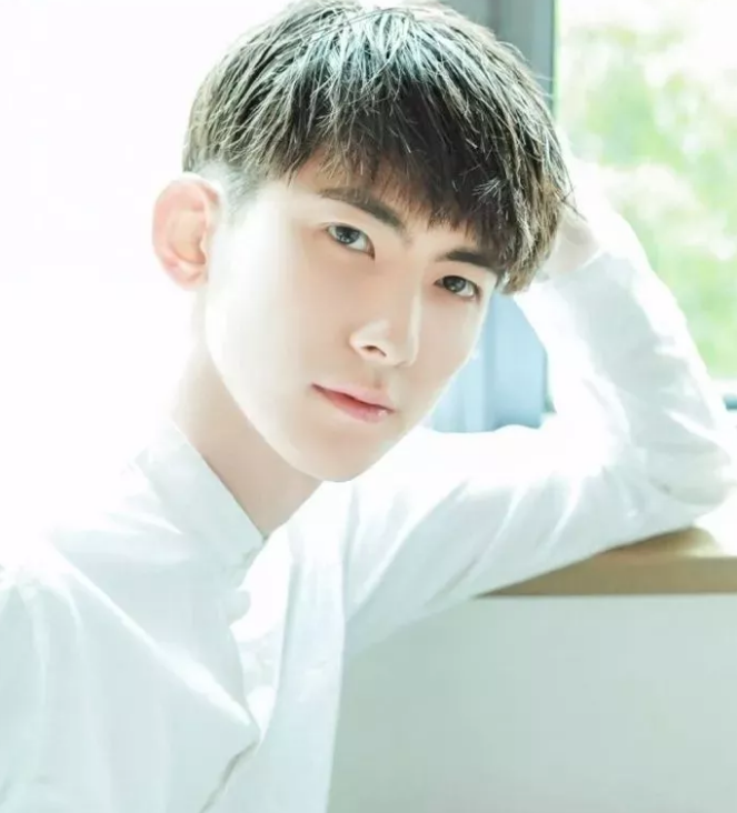 帅哥∣对这种干净简单、英俊又有少年感男生，真的好喜欢！－－张雨 - 51虹马