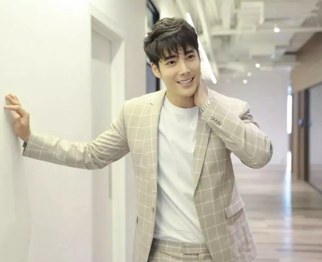 当肌肉帅哥穿上正装,这波爆肉荷尔蒙来的措不及防! - 51虹马 当肌肉帅哥穿上正装,这波爆肉荷尔蒙来的措不及防! - 51虹马