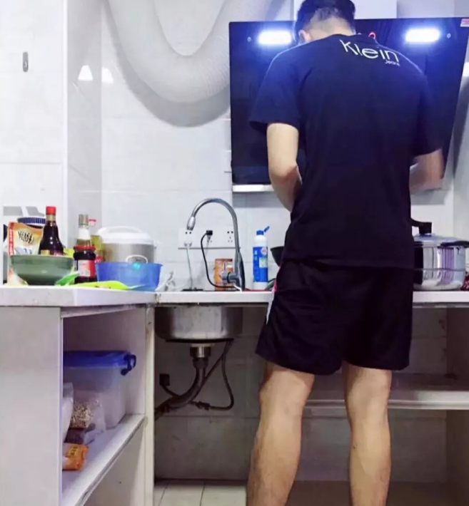 身高185cm体育生却喜欢呲我！ - 51虹马