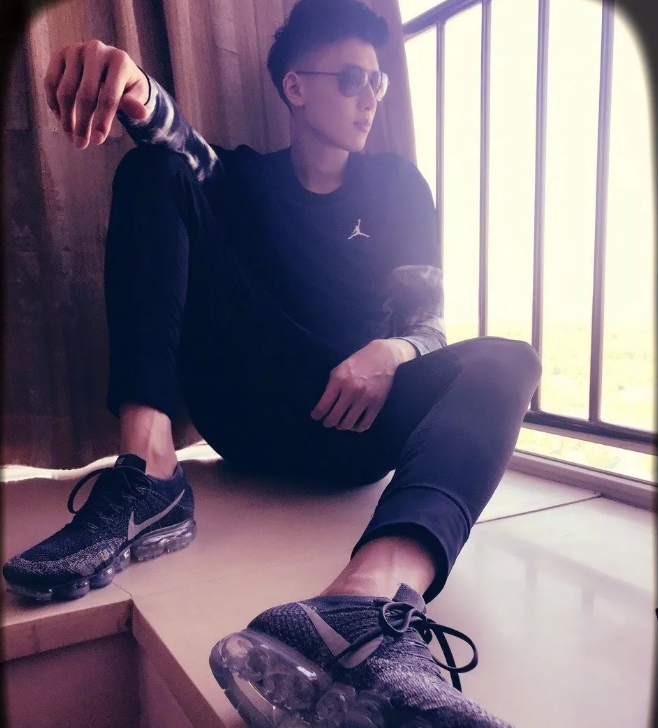 190CM大长腿篮球男孩,这个10头身的阳光小子真帅! - 51虹马 190CM大长腿篮球男孩,这个10头身的阳光小子真帅! - 51虹马