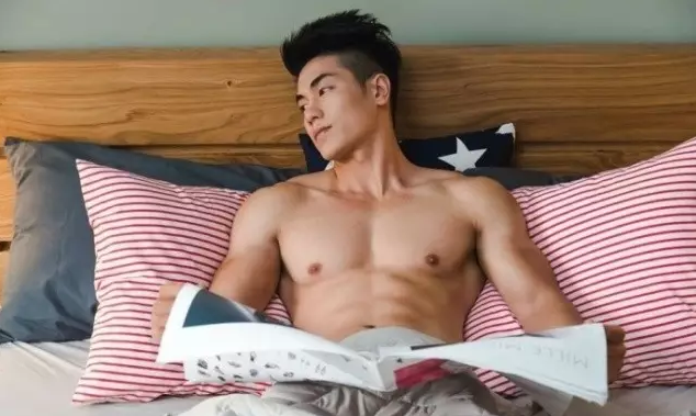 摄影师绝逼是福利职业，IG模特逆天尺度能看能摸还能吃 - 51虹马