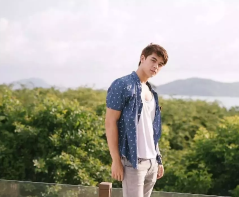 高颜值混血小王子，大胸腹肌筋Rou身材的天生暖男！ - 51虹马