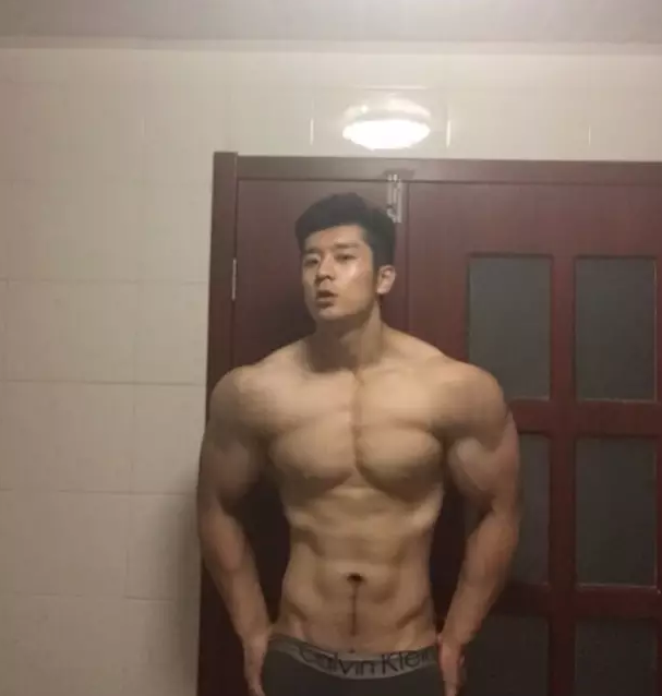 你们又要换老公了！93年肌肉小鲜肉萌帅萌帅的-51虹马