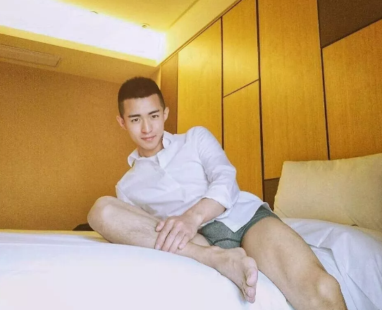 沿海上岸做起了眉妆博主，廖承宇变抖音咖，看国产网红如何自我洗白！ - 51虹马