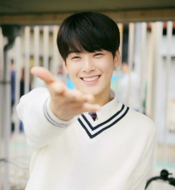 帅哥∣笑容超级可爱的元气少年,这个小鲜肉的颜值简直逆天了!--车银优 - 51虹马 帅哥∣笑容超级可爱的元气少年,这个小鲜肉的颜值简直逆天了!--车银优 - 51虹马