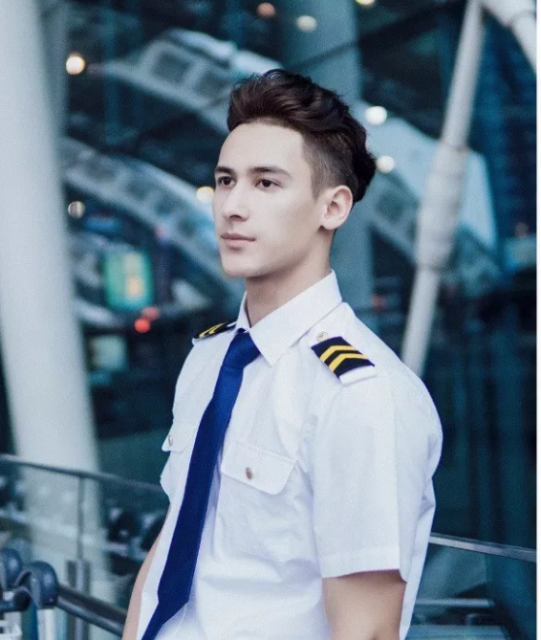 帅哥∣民航飞行学院的飞行员小哥哥，来自云端的制服诱惑！帅同 - 51虹马