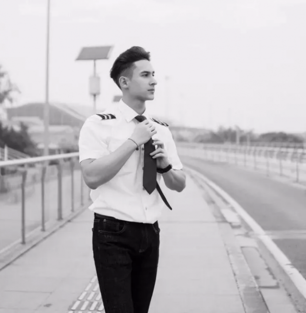 帅哥∣民航飞行学院的飞行员小哥哥，来自云端的制服诱惑！帅同 - 51虹马