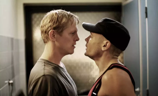 丹麦同性电影《兄弟情》又名《断背禁爱》纳粹小弟恋上黑帮老大 - 51虹马