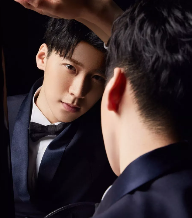 帅哥∣八块腹肌完美侧颜的全能小王子，与你相遇不可抗力！－－王博文-51虹马