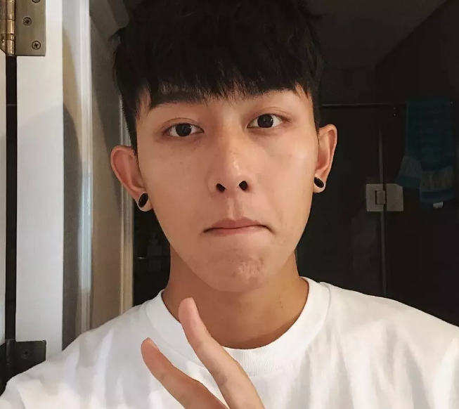 帅哥∣长得好看又会穿衣服的长腿小鲜肉，看一眼就会被吸引！-51虹马