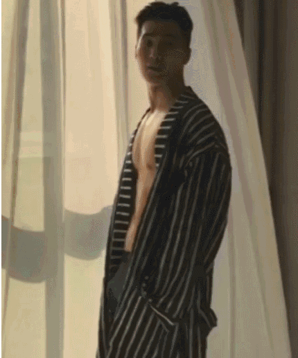 因为太小撑不起内裤而走红！这张脸我愿意帮塞几双袜子…-51虹马