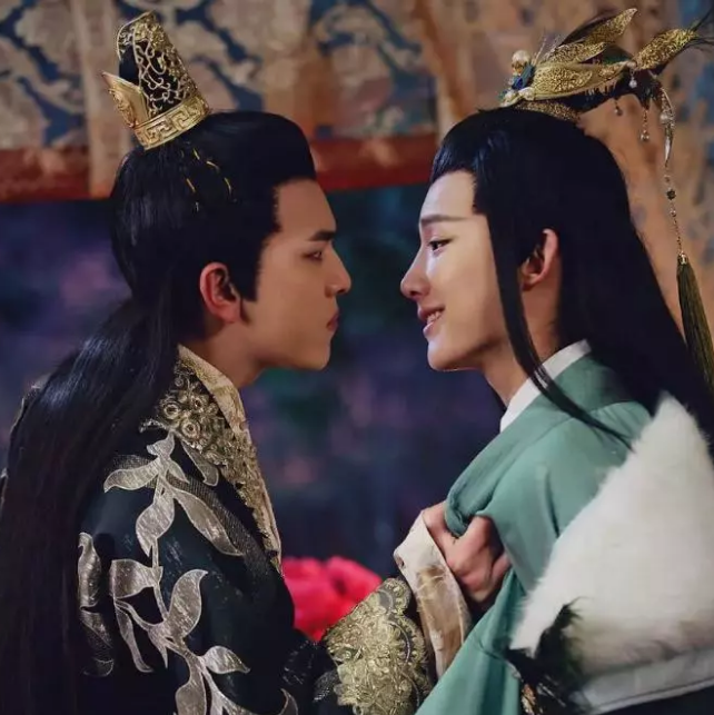 《一代倾城逐浪花》青涩少年X倾城美男 - 51虹马