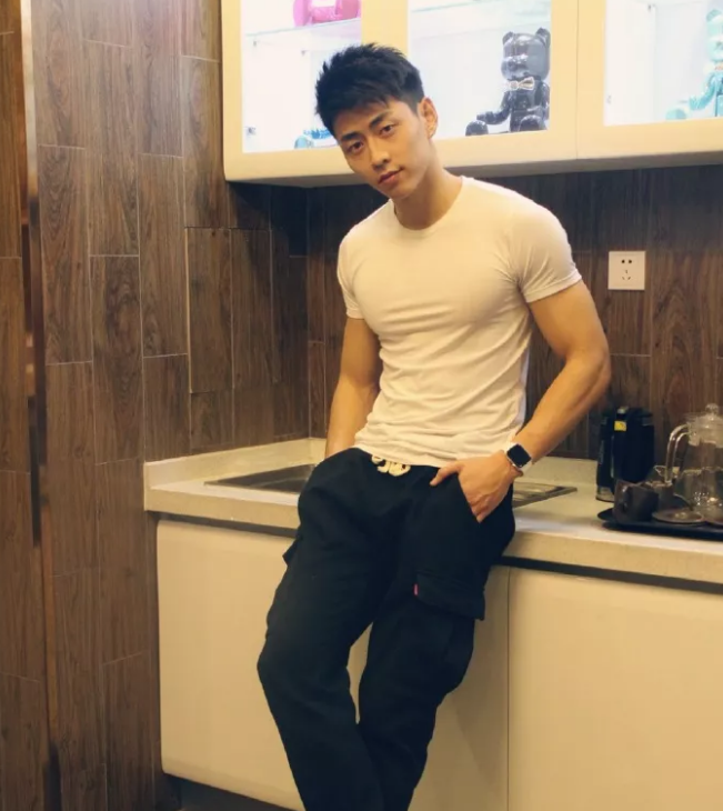 iFitStar星健身教练，小李易峰曹云航Allen两位小哥哥-51虹马