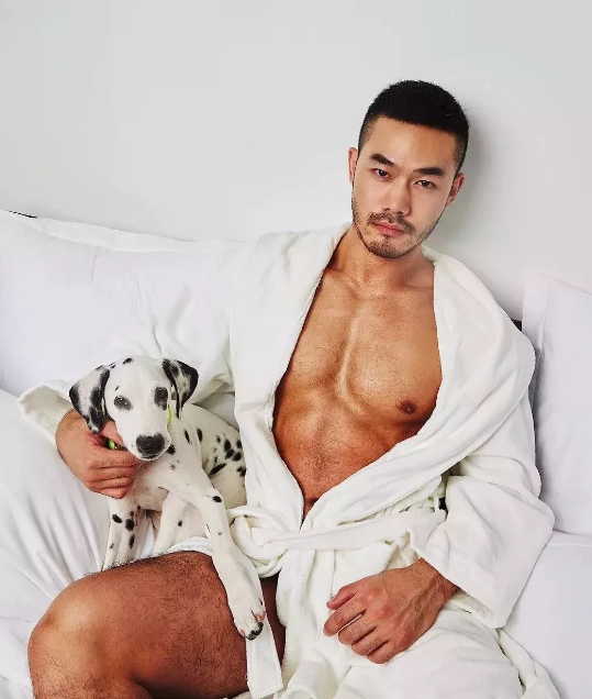 他有壮硕的肌肉和茂盛的毛发让他荷尔蒙爆表！-51虹马