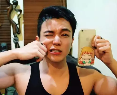 INS上的极品鲜肉，童颜胸器公狗腰想体验脸埋胸的快感！ - 51虹马