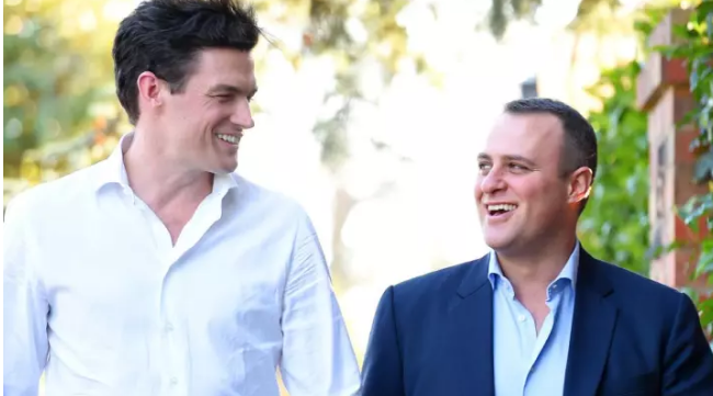 在澳洲众议院求婚的议员，终于和伴侣完婚了 - 51虹马