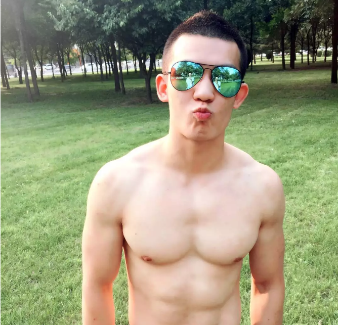 国产Gogoboy夜店表演遭“暴力”扒光 - 51虹马 国产Gogoboy夜店表演遭“暴力”扒光 - 51虹马