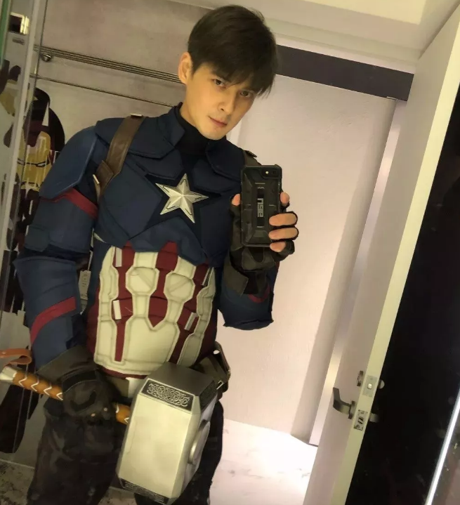 长腿冻龄男神，或许41岁还能帅成这样，也就只有他了！ - 51虹马