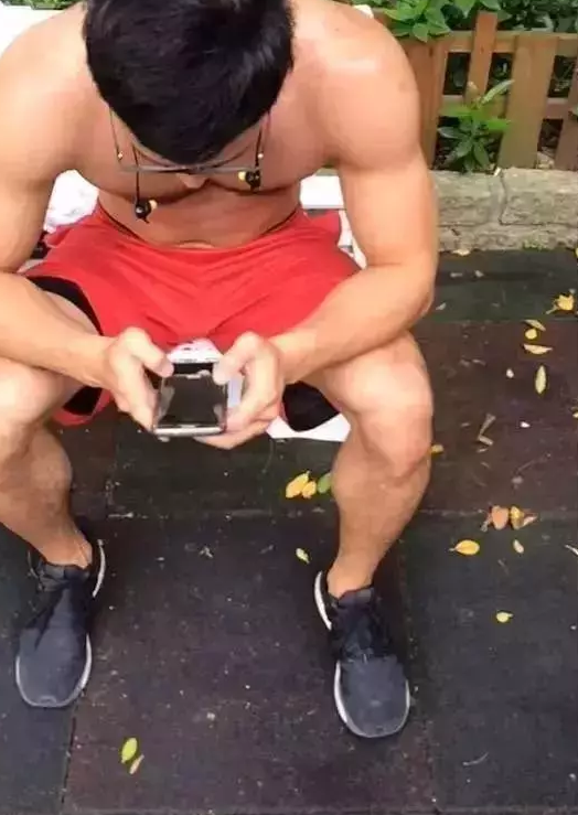 深圳某名媛天团开房打群架直播被抓?隔壁房间遭殃?洪翊展出柜?单片抗艾复方药物中国上市?信息大爆炸 - 51虹马 深圳某名媛天团开房打群架直播被抓?隔壁房间遭殃?洪翊展出柜?单片抗艾复方药物中国上市?信息大爆炸 - 51虹马