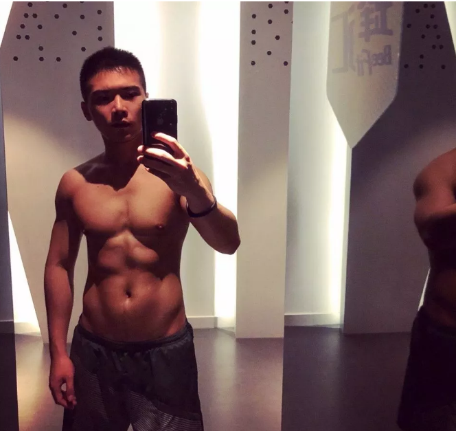 胸比Alex还大！这位国产Gogoboy脱了 - 51虹马