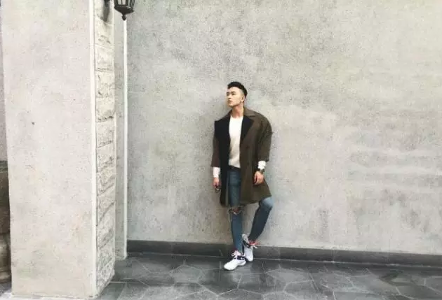 谢梓秋的吃瓜小狼狗又出新写真，网友惊呼看见蘑菇啦！ - 51虹马