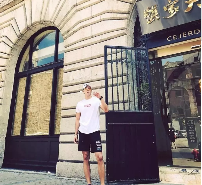 看点∣189.C.M.筋Rou男神颜高腿长还会抖！体育生吸睛的不止有身材…… - 51虹马