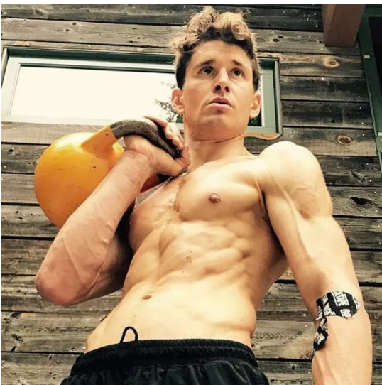 给自己丁丁注射干细胞求增大？这小哥，感觉已经魔怔了.. - 51虹马