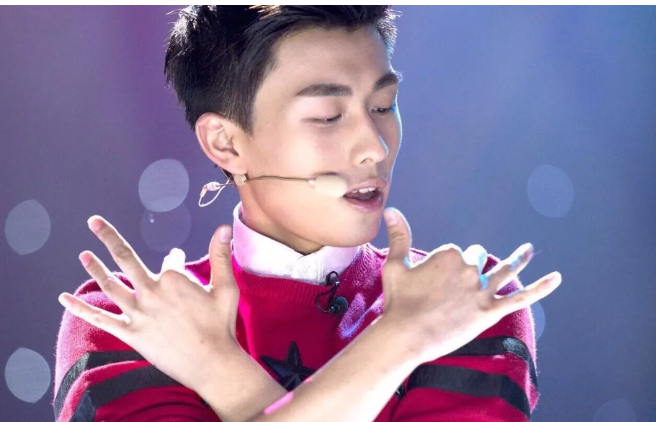 帅哥∣治愈系小王纸，介于少年和男人之间的暖如初见！－－王钰威-51虹马