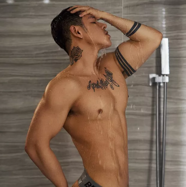 他有才又有颜，为什么我不是这样的基？ - 51虹马