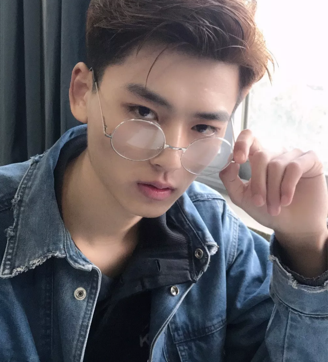 帅哥∣干净利落的小哥哥，你笑起来好像我下一任男朋友啊！－－徐广政 - 51虹马