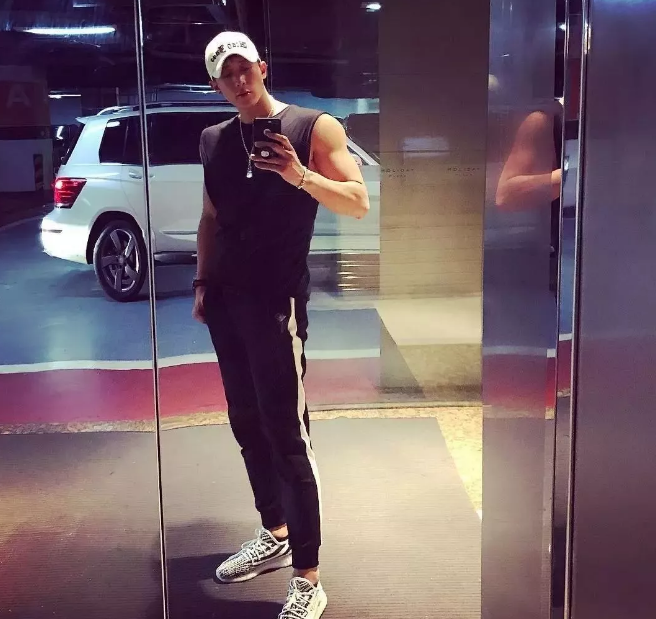 看点∣189.C.M.筋Rou男神颜高腿长还会抖！体育生吸睛的不止有身材…… - 51虹马