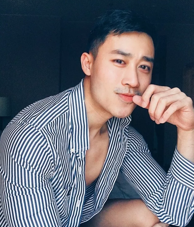 新加坡空少“藏雷”尺寸惊人，围观各种大尺度私照！ - 51虹马