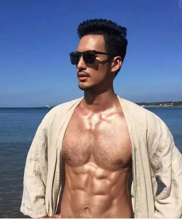 深圳某名媛天团开房打群架直播被抓？隔壁房间遭殃？洪翊展出柜？单片抗艾复方药物中国上市？信息大爆炸 - 51虹马