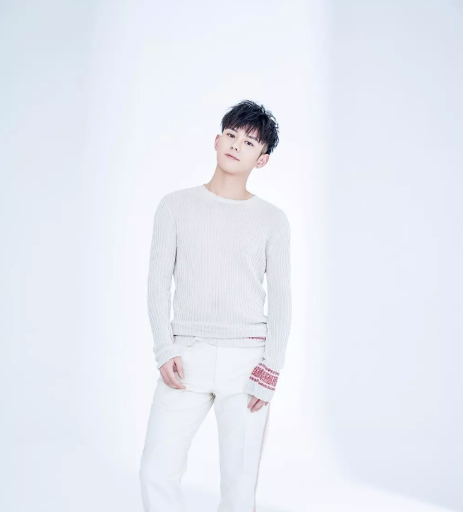 帅哥∣治愈“萌”系的视频原来是这个样子的，阳光笑颜小哥哥帅的出水！－－蓝博 - 51虹马