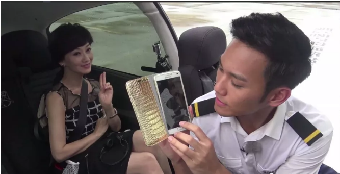 赵雅芝小儿子露壮硕肌肉火了，精彩旧照被扒 - 51虹马