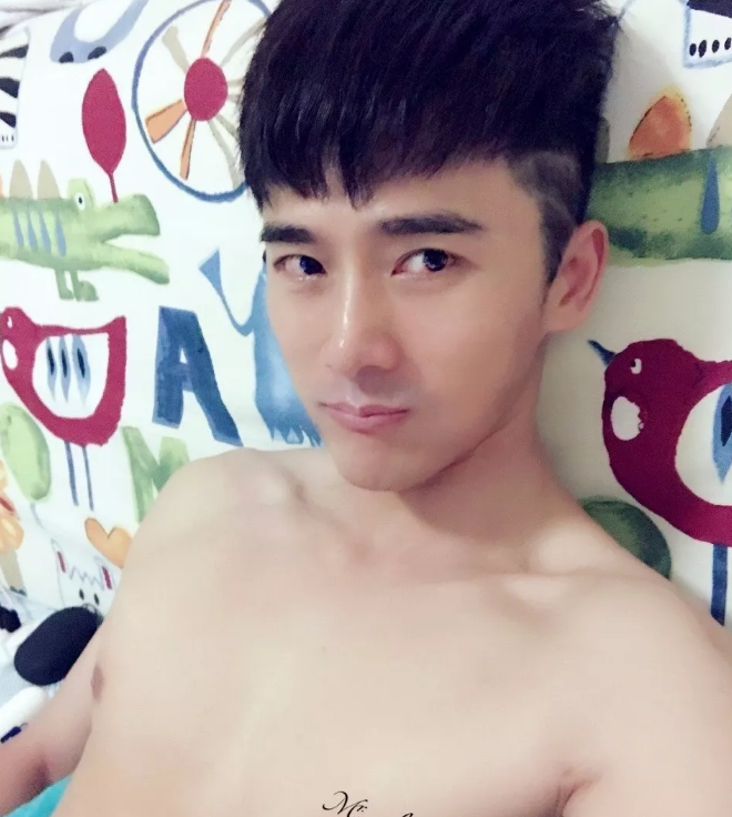 看点∣颜值小鲜肉运动型Boy,解锁你想不到的姿势! - 51虹马 看点∣颜值小鲜肉运动型Boy,解锁你想不到的姿势! - 51虹马