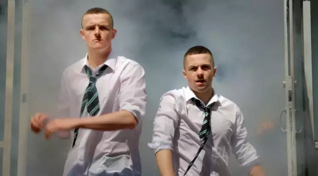 豆瓣9.2，这出「爱尔兰社会摇」把我看嗨了！ - 51虹马