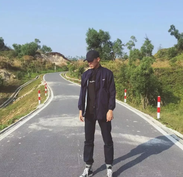 帅哥∣长得好看又会穿衣服的长腿小鲜肉，看一眼就会被吸引！ - 51虹马