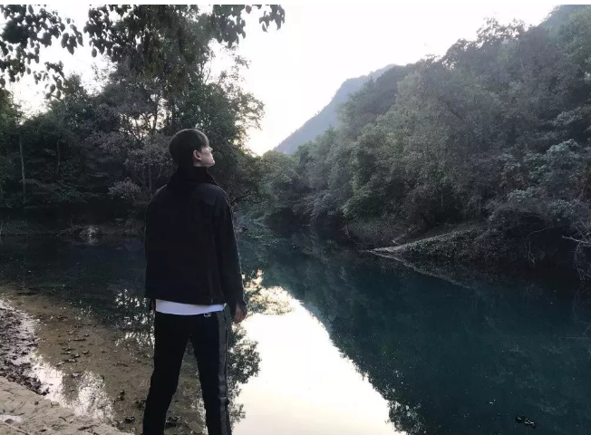 长腿冻龄男神，或许41岁还能帅成这样，也就只有他了！ - 51虹马