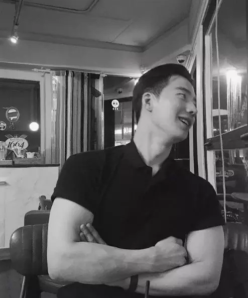 因为太小撑不起内裤而走红！这张脸我愿意帮塞几双袜子… - 51虹马