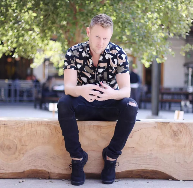 翻白眼首推年度最骚的直男改造真人秀，9.2分不是盖的！ - 51虹马