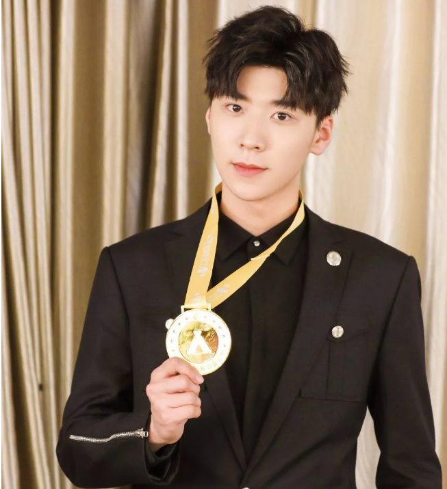 帅哥∣八块腹肌完美侧颜的全能小王子,与你相遇不可抗力!--王博文 - 51虹马 帅哥∣八块腹肌完美侧颜的全能小王子,与你相遇不可抗力!--王博文 - 51虹马