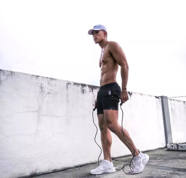 奔跑的荷尔蒙！极品筋Rou腹肌小哥，爱脱爱秀自拍照实力撩！ - 51虹马