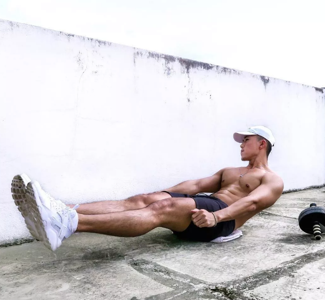 奔跑的荷尔蒙！极品筋Rou腹肌小哥，爱脱爱秀自拍照实力撩！ - 51虹马