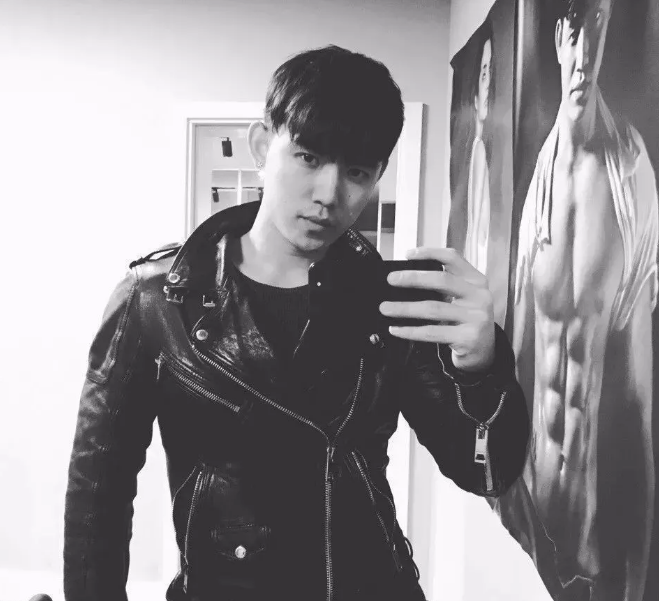 看点∣肌肉男模兼职健身私教，颜好料足还有腹肌加成 - 51虹马